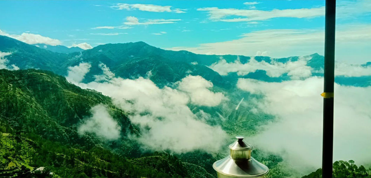 hotel-lotus-rajgarh-himachal-pradesh-magnificent-view-of-nature-with-clouds-and-mountains